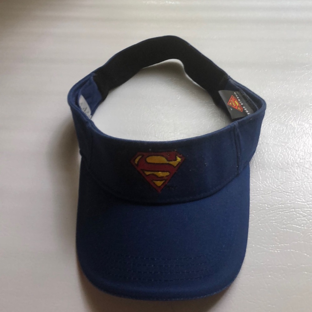 Superman golf hat. Genuine Warner bros. Hat. Flex fit